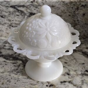 VTG 70s Westmoreland Avon White Milk Glass Floral Footed Covered Candy Dish